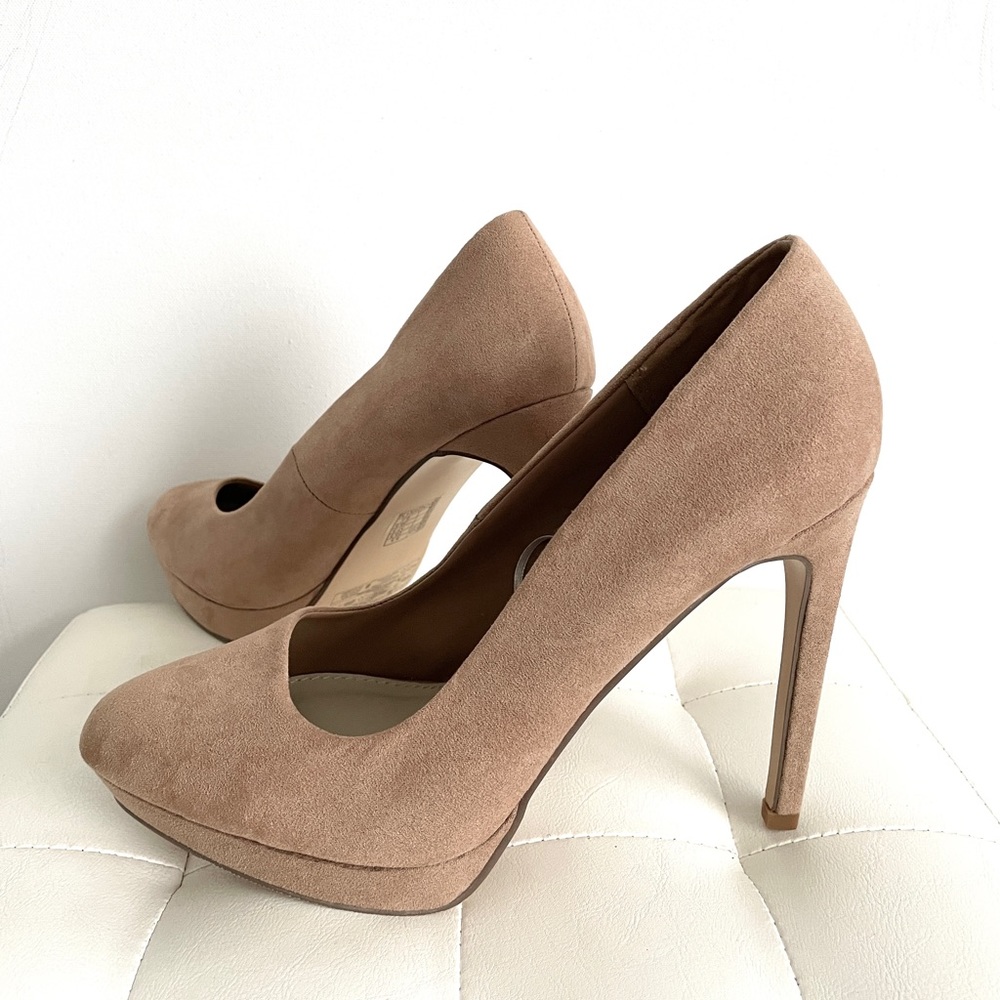 Forever 21 women's shoes size 8.5. Beige/tan color. 4.5" high heels